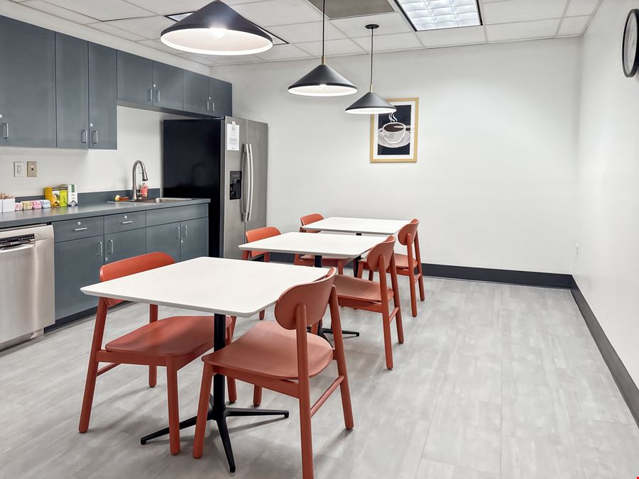 Regus - Baton Rouge - Florida St
