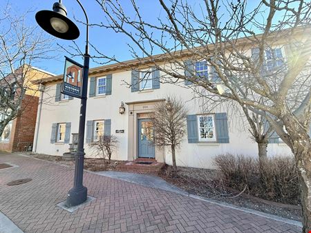 3,092 SF Office / Residential Building For Sale or Lease in Downtown Ozark Square