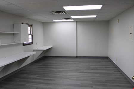 5525 Georgetown Rd - Suites E+F