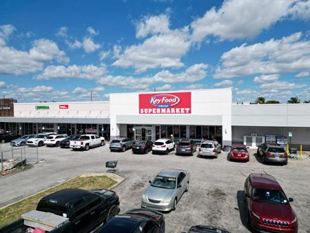 Retail space for Rent at Westlake Plaza in Miami