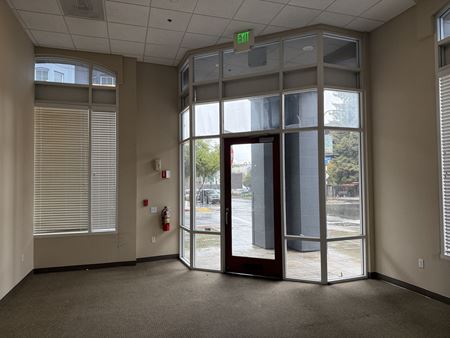 Retail space for Rent at Prominent North Berkeley Corner – Office or Retail Use in Berkeley