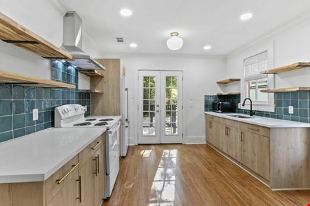Office/Retail Building For Sale in Mid City