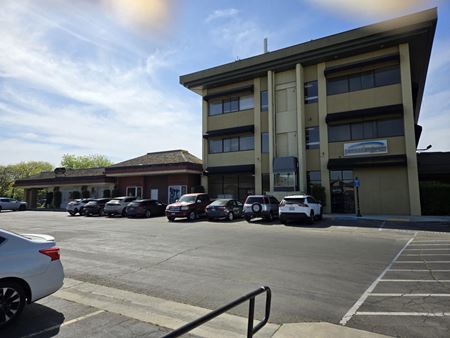 Office space for Rent at 790 West Shaw Avenue in Fresno