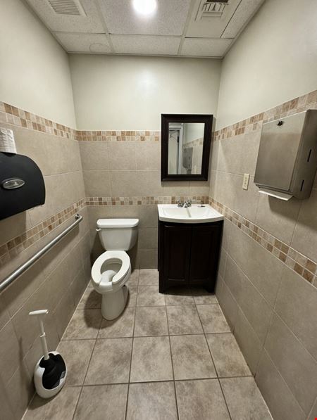 2124 W. Alexis Rd