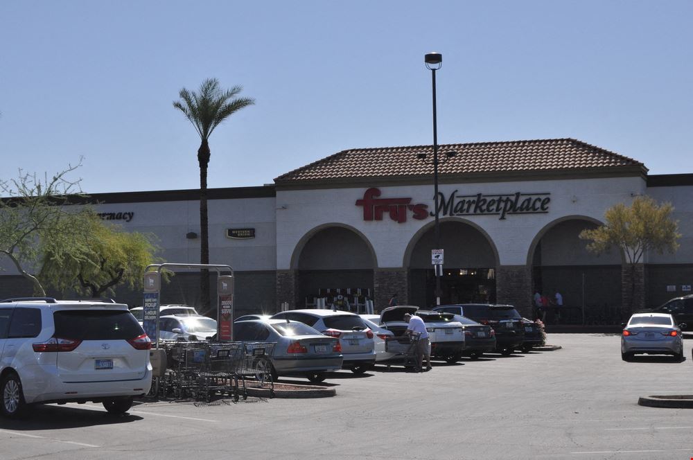 Lakeside Plaza