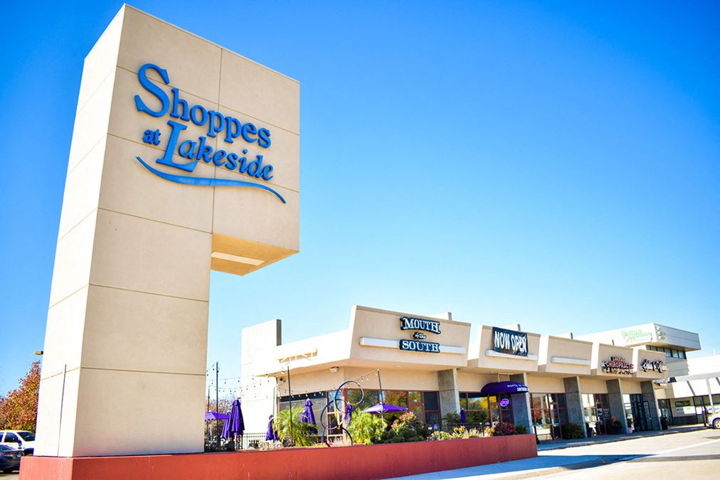 Shoppes At Lakeside