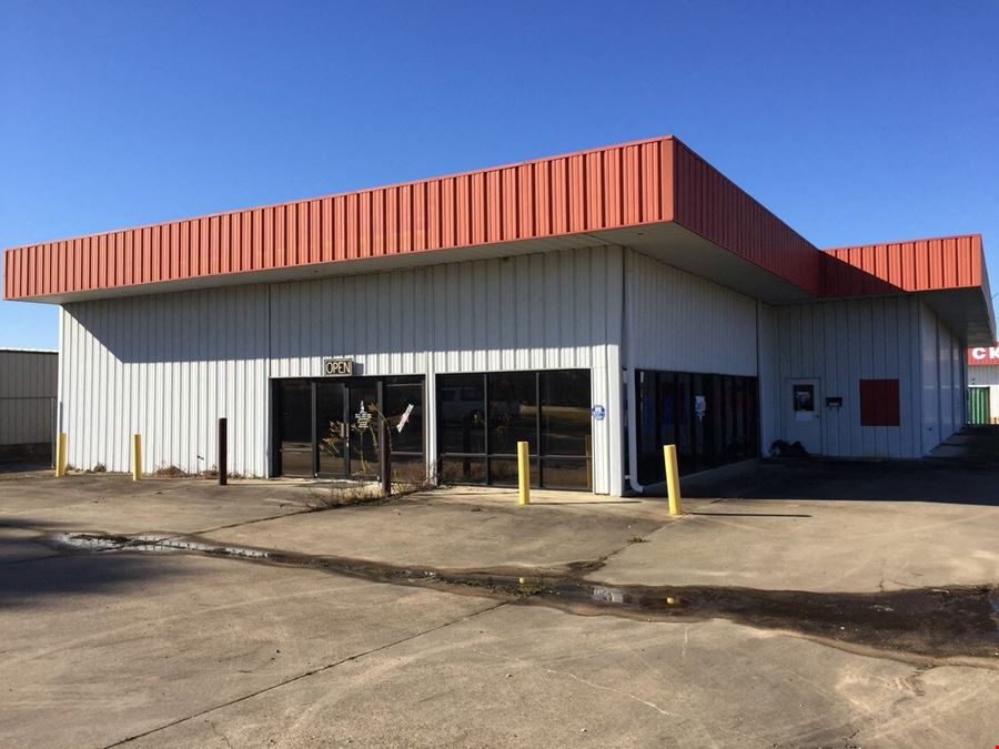 6,720 SF Building For Sale Or Lease