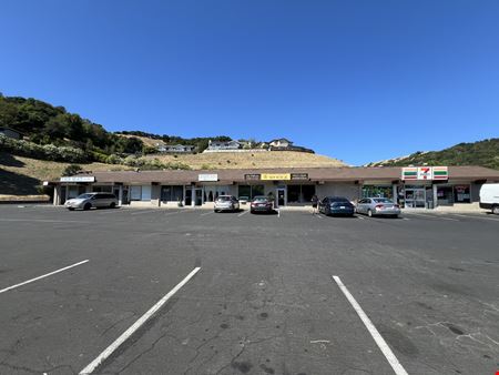 OAK MANOR  RETAIL CENTER
