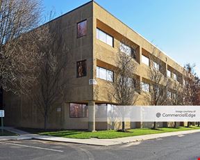 Quakerbridge Plaza