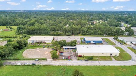 11,760 SF Warehouse | 15' Clear | 2 Docks
