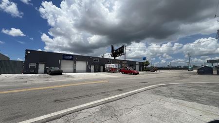 Commercial space at 1670 W 33rd Pl  in Hialeah