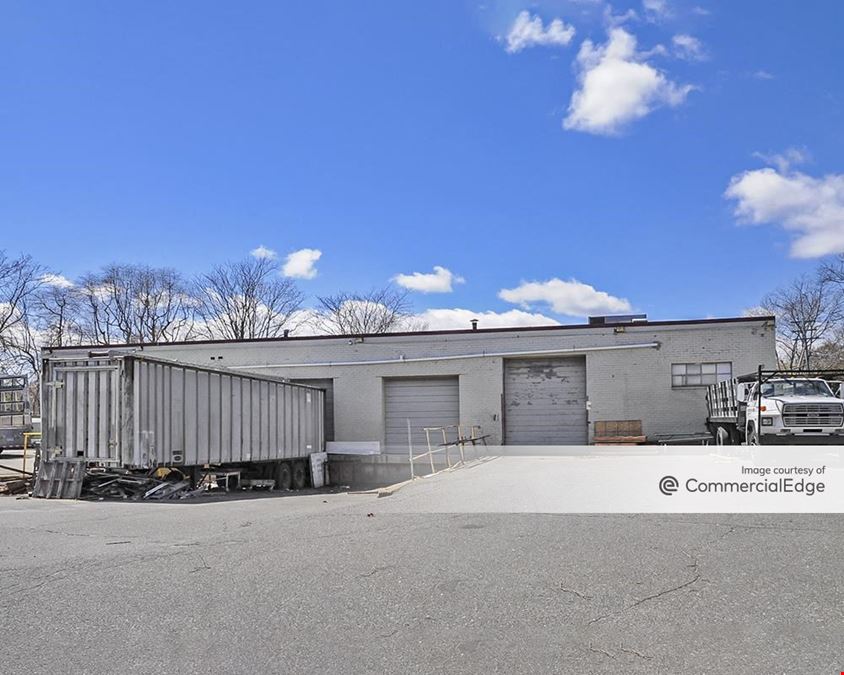 595681 Old Willets Path 595 Old Willets Path, Hauppauge, NY 11788