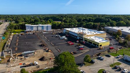 Retail space for Rent at 940 Fall River Ave in Seekonk