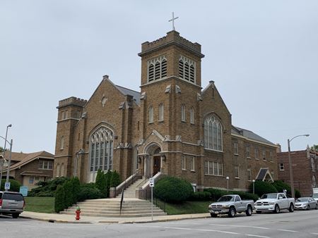 Other space for Rent at 2677 N 40th St in Milwaukee