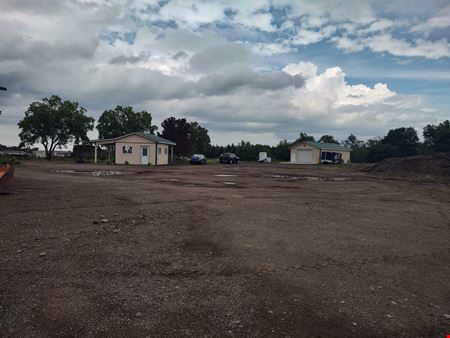 10176 New York 60 - 4,000+/- SF Office Space on 3+/- Acres & 9,000+/- Warehouse Space on 8+/- Acres