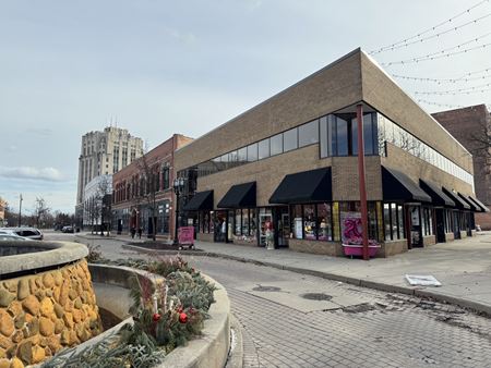 Commercial space at 65 Macomb Place in Mount Clemens