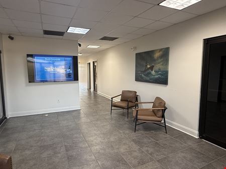 111 N Causeway Blvd