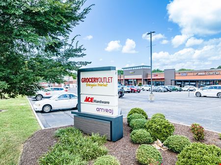LaMonticello Shopping Center