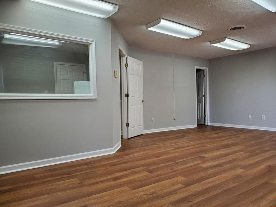 1000 Iris Dr SW