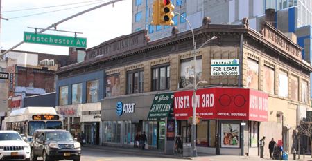 Office space for Rent at CORNER WITH GREAT VISIBILITY in Bronx