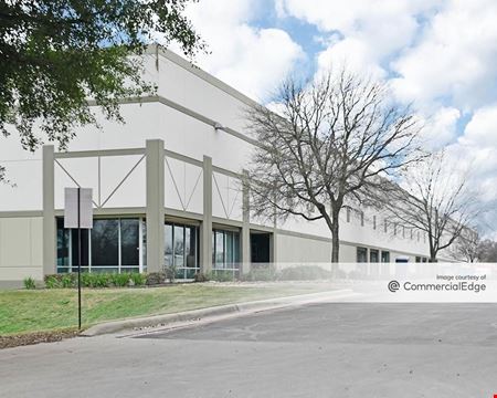 Commercial space at Springdale Business Center in Austin