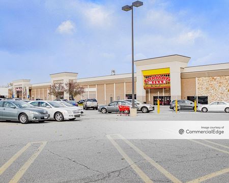 Retail space for Rent at Southfield Plaza in Southfield
