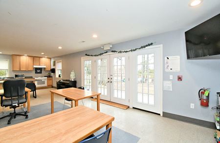 448 School Ln