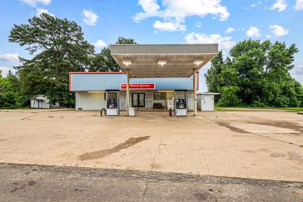 Convenience Store in Naples, TX for Sale