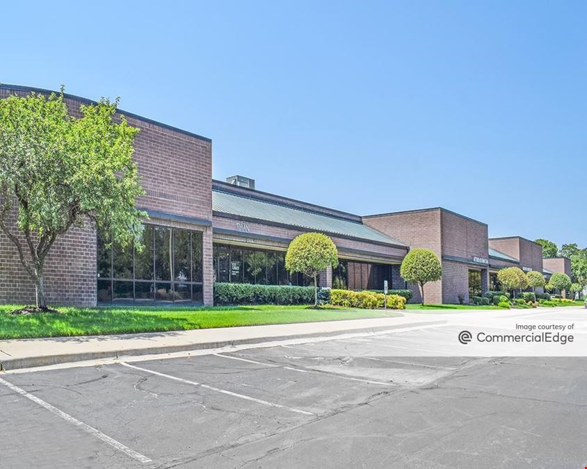 Kansas Commerce Center - 15303-15379 West 95th Street
