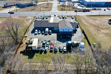 4,512 SF Office / Warehouse Building For Sale with 1.66 Acres near I-44