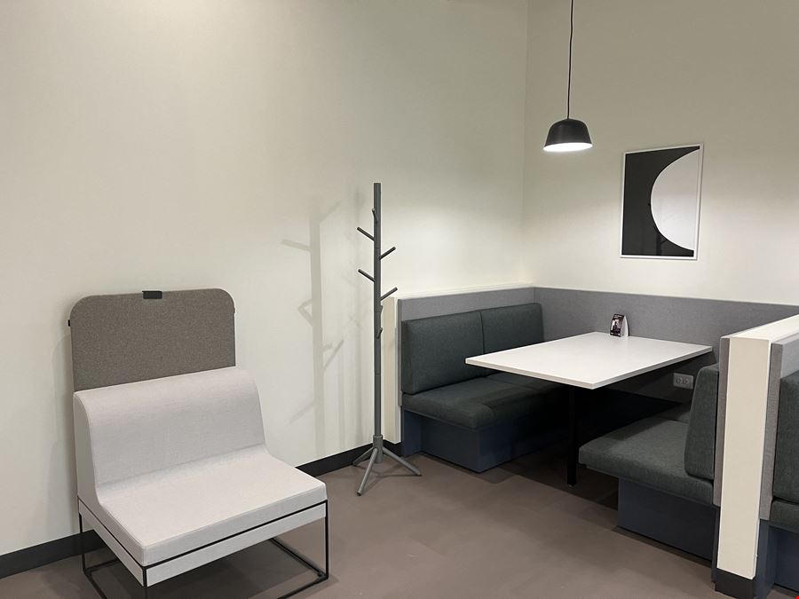 Regus - Lisle - Corporate Lakes 1