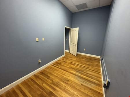 236 W Main St