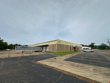 545 Ford Ave - Functional Warehouse/Distribution Space