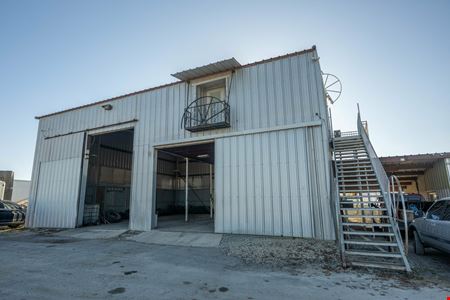 7765 FM 482 - Warehouse