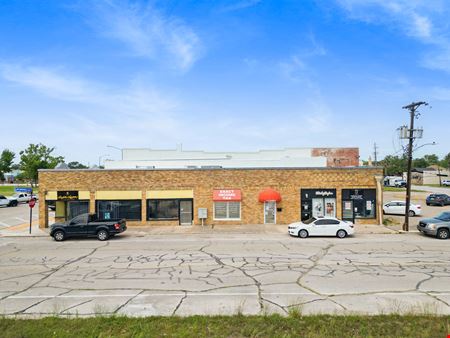 Retail space for Sale at Turnkey Retail Center in Baytown – High-Traffic, Income-Producing Leased Units in Baytown