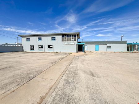 16,416 SF of Flex Space on W Wall St