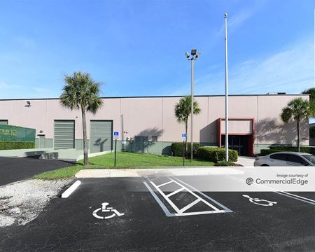 Industrial space for Rent at Sabal Square in Hialeah