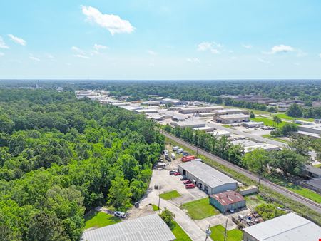 8% Cap 5 Year Sale-Leaseback with Yard