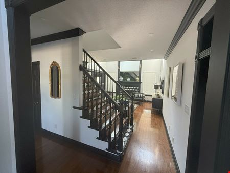 609 E Main St