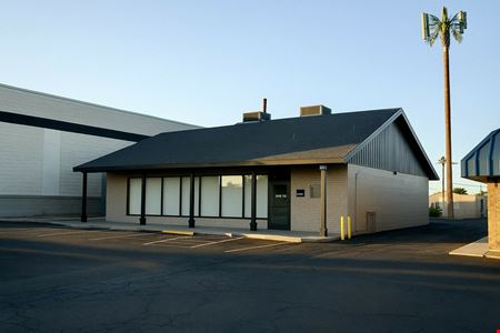 Retail space for Rent at 3246 E Cactus Rd in Phoenix