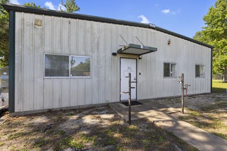 Commercial space at 13568 Oil Field Rd, Conroe, TX 77302-3610 in Conroe