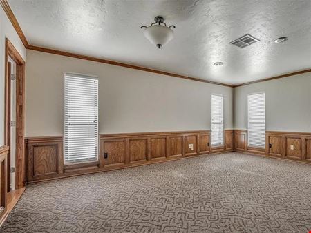 525 Tower Dr, Moore OK 73160