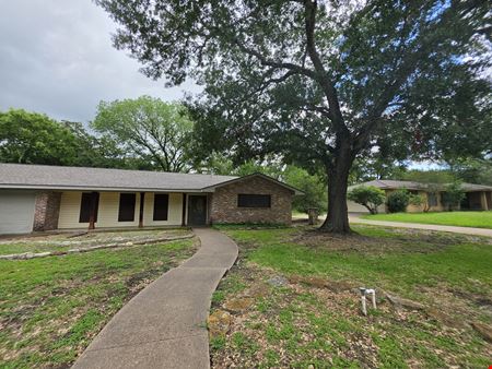 201 W Brookside