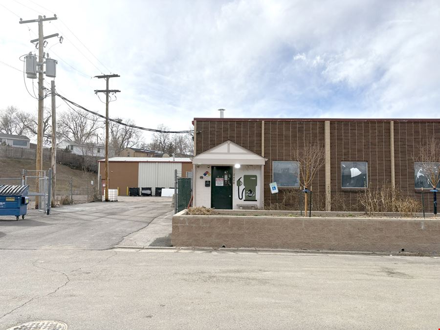 2490 W 2nd Ave