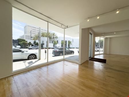 8767 Beverly Boulevard