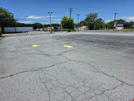 Retail space for Rent at SHOWROOM - OFFICES- SERVICE BAYS -DISPLAY YARD in Winchester
