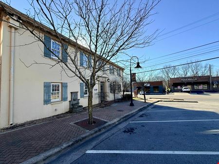 3,092 SF Office / Residential Building For Sale or Lease in Downtown Ozark Square