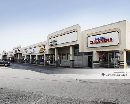 Commercial space at Pick Wicks Shopping Centre in Warren