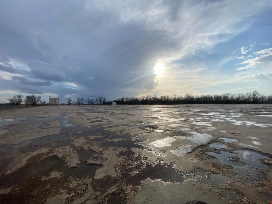 300k SF All-Weather Slab on 159 Acres