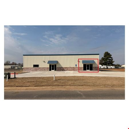 3,526 SF Office Warehouse For Lease